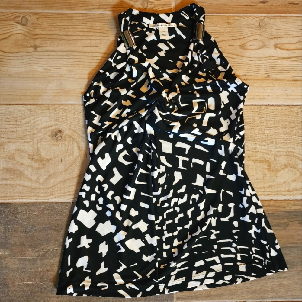 Sleeveless Shell Blouse